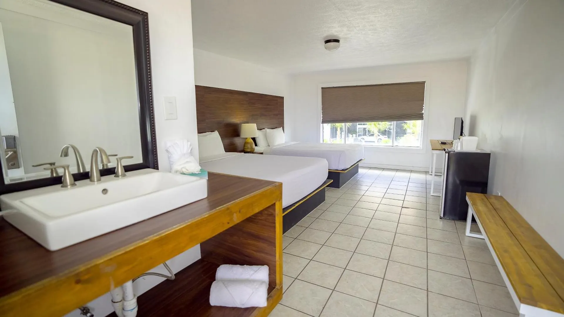 Banana Peel Lodge Panama City Beach