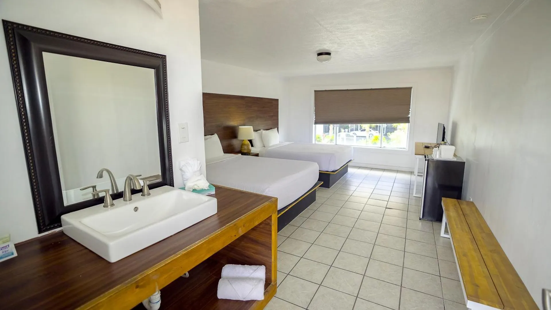Hotel Banana Peel Lodge Panama City Beach