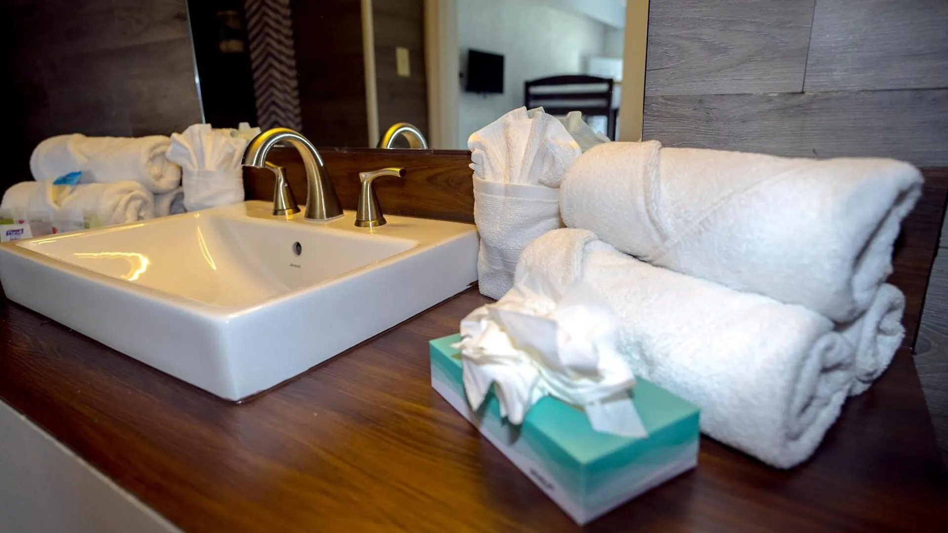 Hotel Banana Peel Lodge Panama City Beach